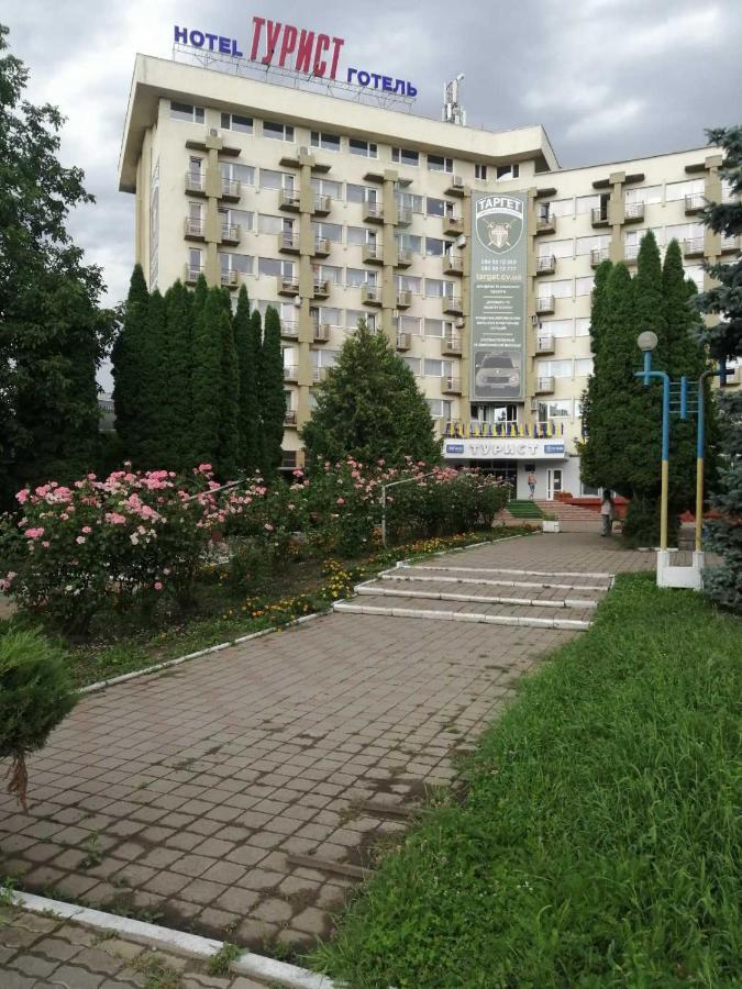 Tourist Chernivtsi Bagian luar foto